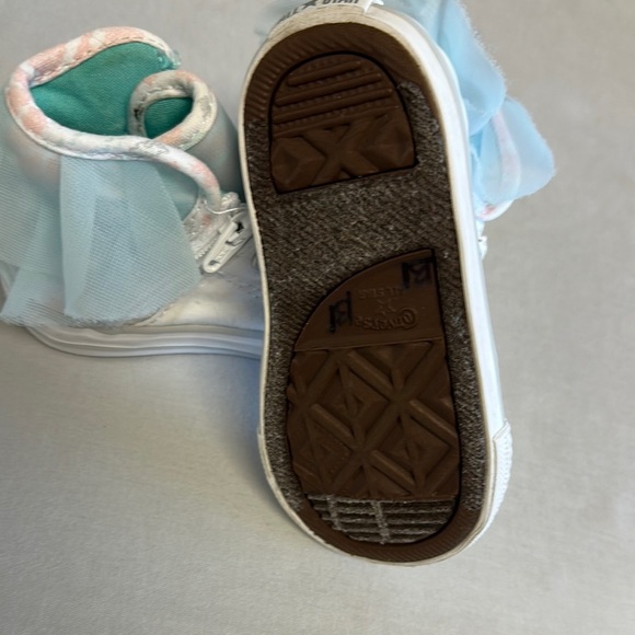 Converse White and Blue Classic High top Sneakers - Picture 5 of 7